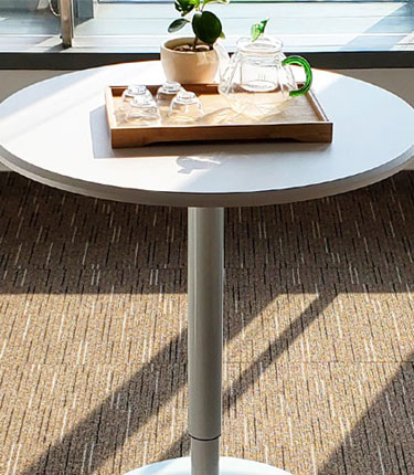 White Lift Bar Table